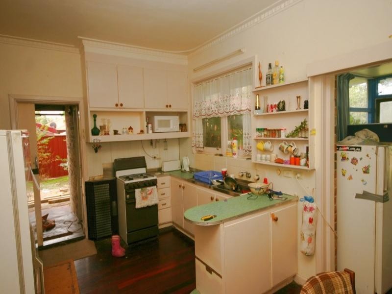 30 Highbury Crescent, Beckenham WA 6107