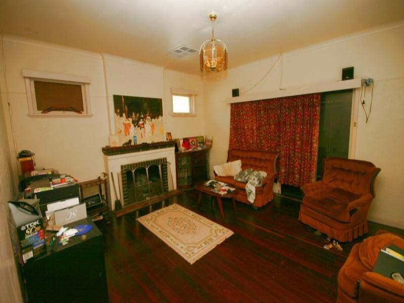30 Highbury Crescent, Beckenham WA 6107