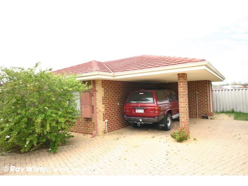 2/11 Wellington Street, Queens Park WA 6107