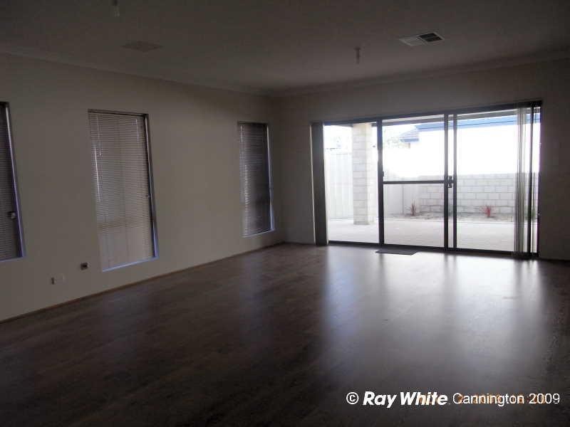 39 Fitzroy Street, Queens Park WA 6107