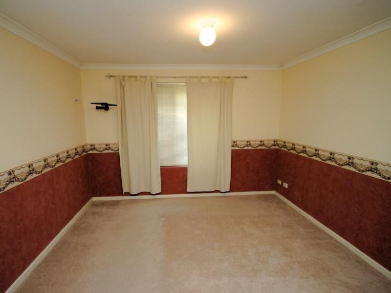 1/118 Centre Street, Queens Park WA 6107