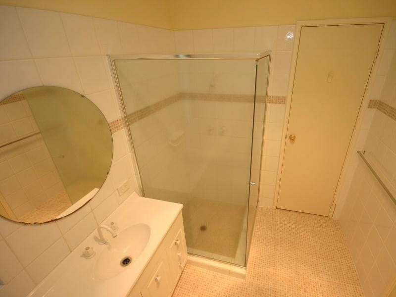 1/118 Centre Street, Queens Park WA 6107