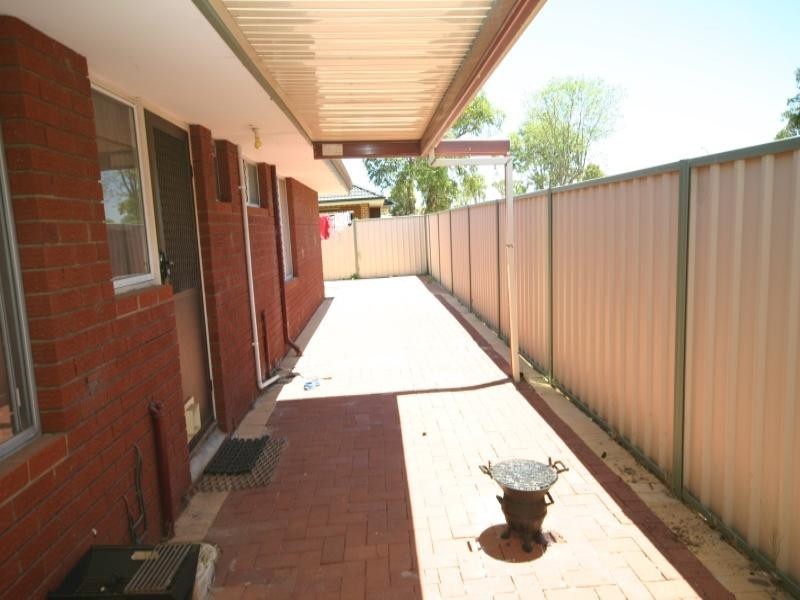 124B Thomas Street, Queens Park WA 6107