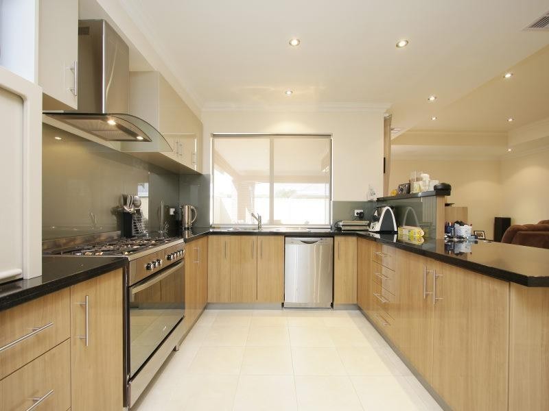 3 Tulip Way, East Cannington WA 6107