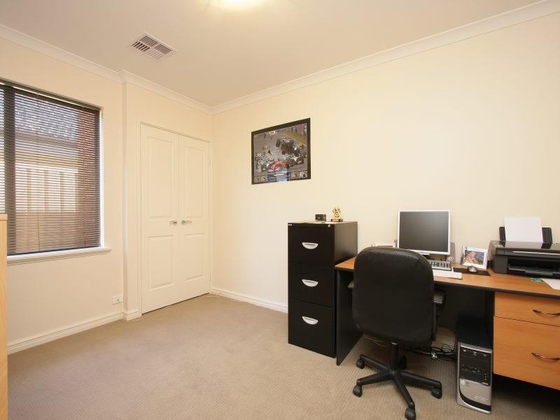3 Tulip Way, East Cannington WA 6107