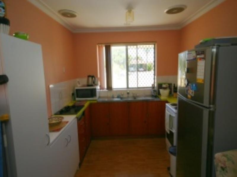 124B Thomas Street, Queens Park WA 6107