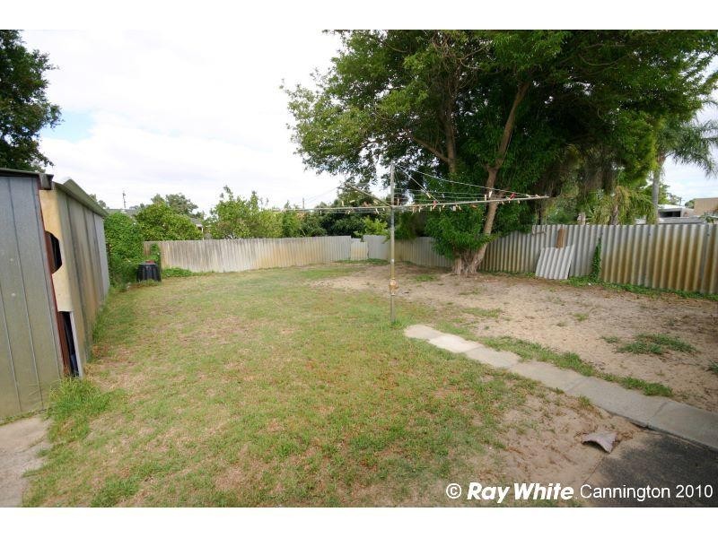 66 Lunar Way, Beckenham WA 6107