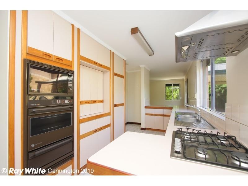 1B Civic Gardens, Cannington WA 6107