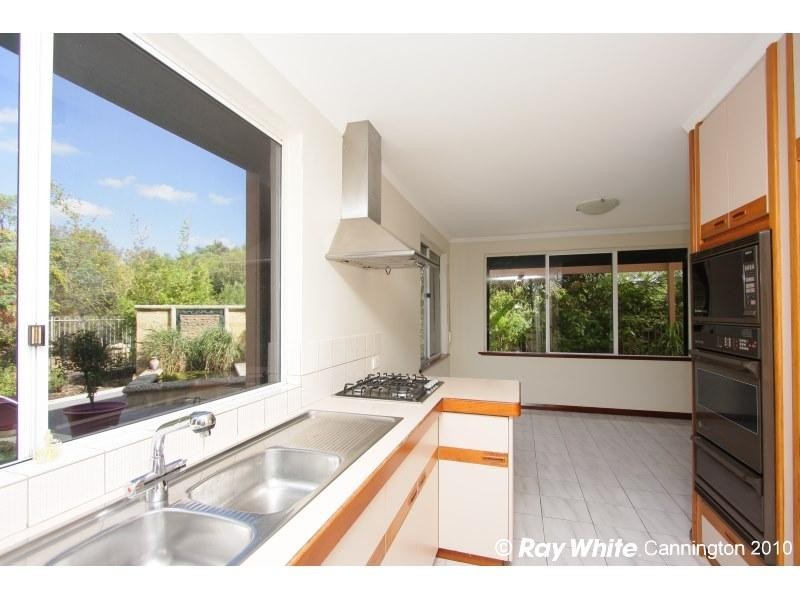 1B Civic Gardens, Cannington WA 6107