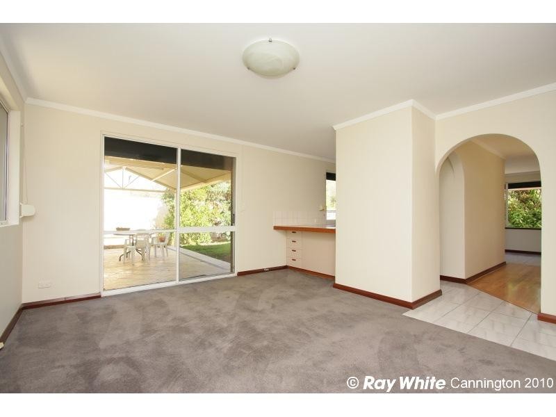 1B Civic Gardens, Cannington WA 6107