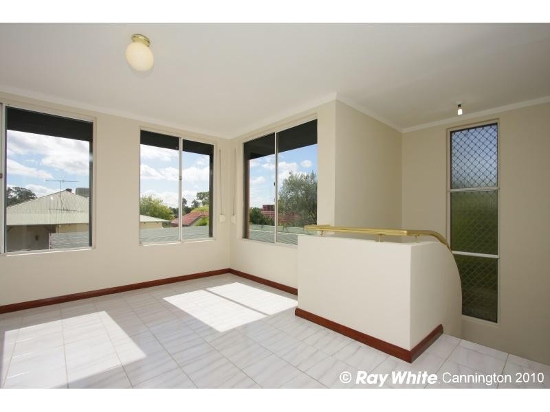 1B Civic Gardens, Cannington WA 6107