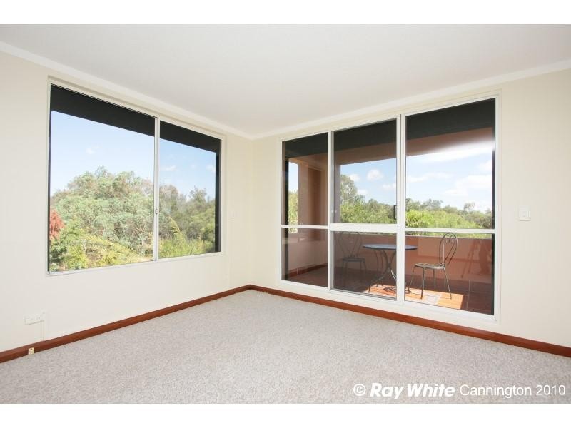 1B Civic Gardens, Cannington WA 6107