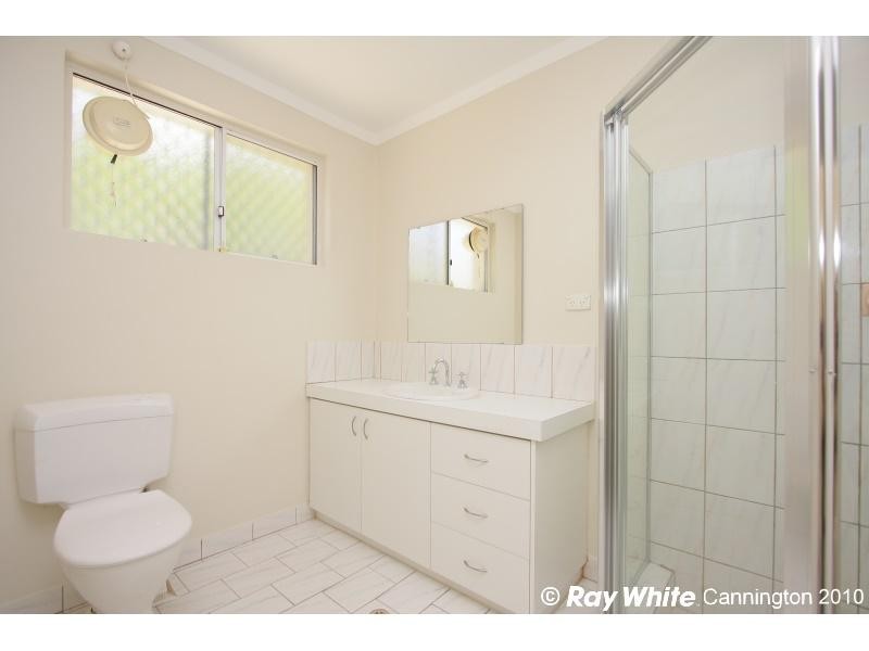 1B Civic Gardens, Cannington WA 6107