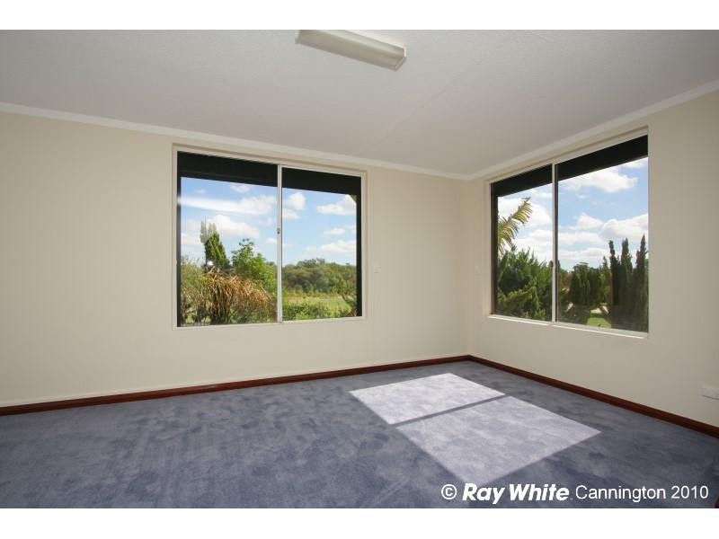 1B Civic Gardens, Cannington WA 6107