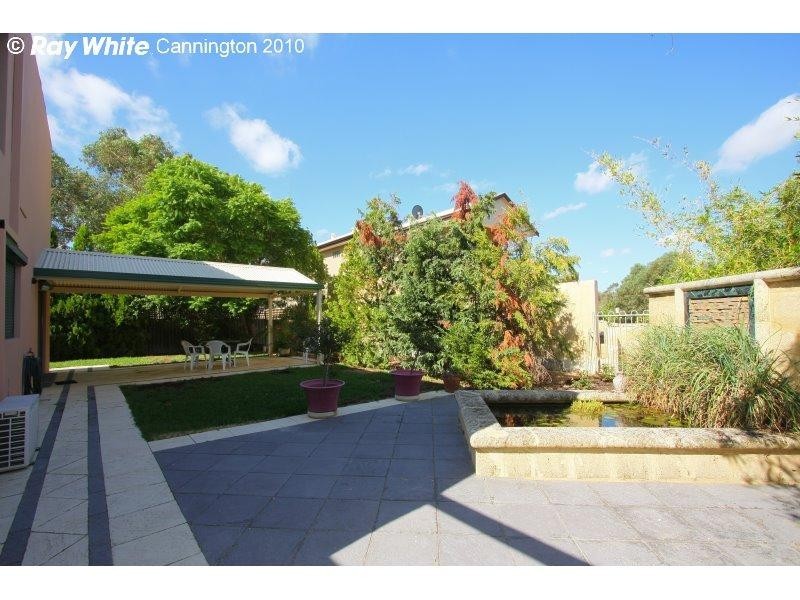 1B Civic Gardens, Cannington WA 6107