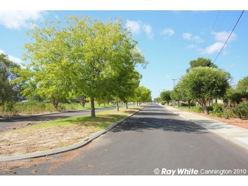1B Civic Gardens, Cannington WA 6107