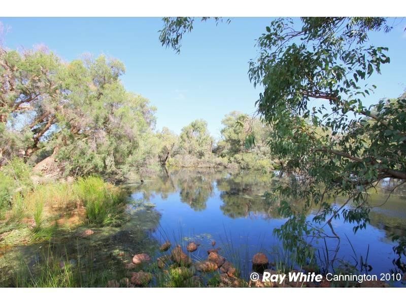 1B Civic Gardens, Cannington WA 6107
