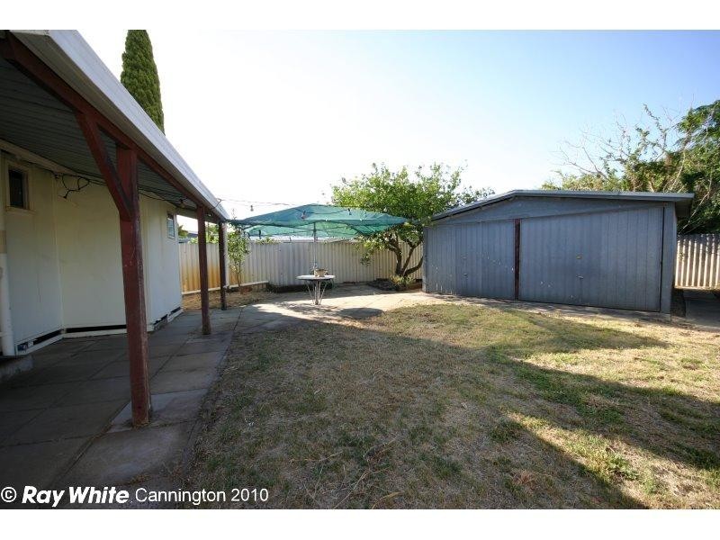 36 Cross Street, Queens Park WA 6107