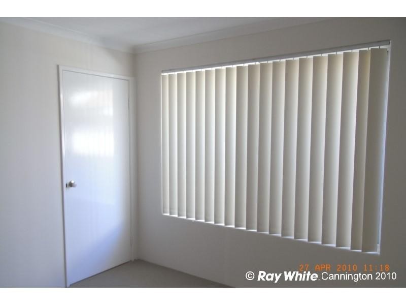 6 Oblate Retreat, Queens Park WA 6107