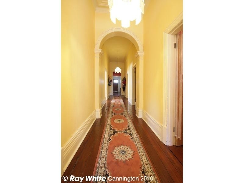 296 Railway Parade, East Cannington WA 6107