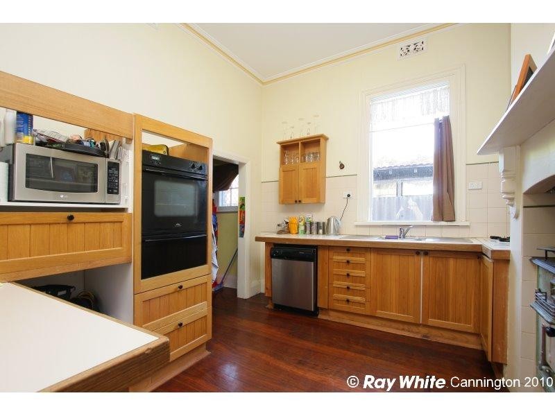 296 Railway Parade, East Cannington WA 6107