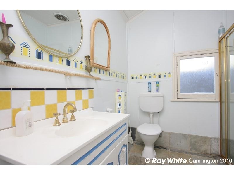 296 Railway Parade, East Cannington WA 6107