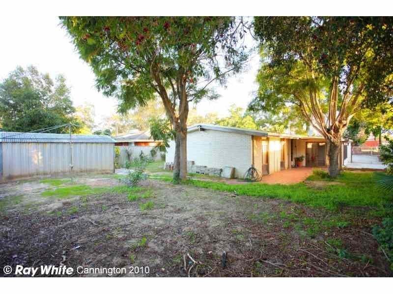12 Mills Road West, Martin WA 6110