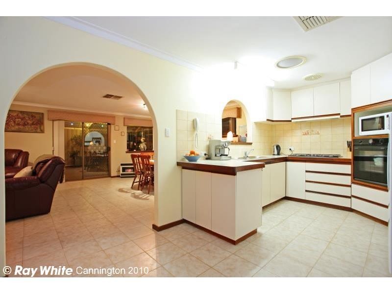 20 Cosmos Street, East Cannington WA 6107