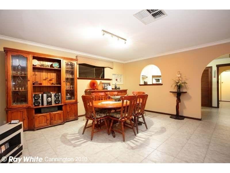 20 Cosmos Street, East Cannington WA 6107