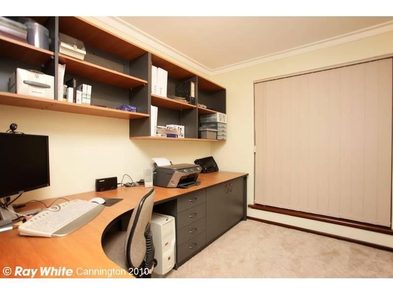 20 Cosmos Street, East Cannington WA 6107