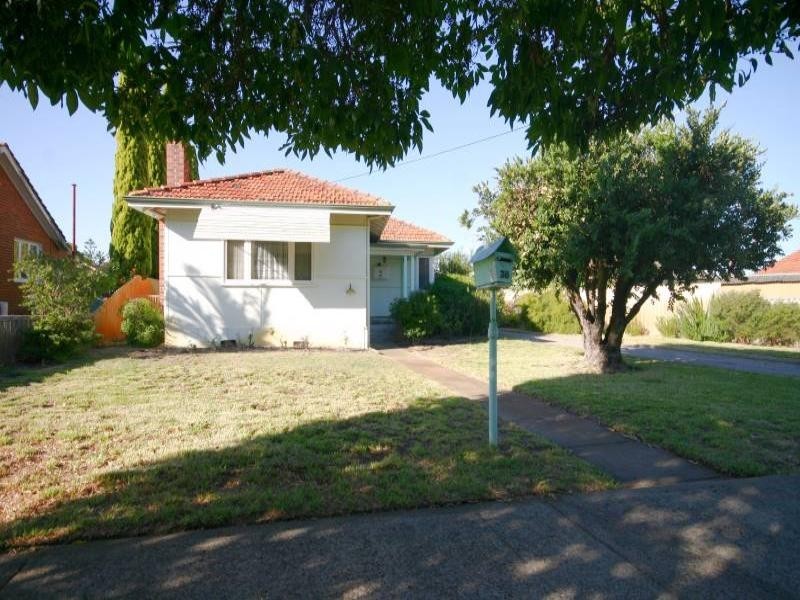 36 Cross Street, Queens Park WA 6107