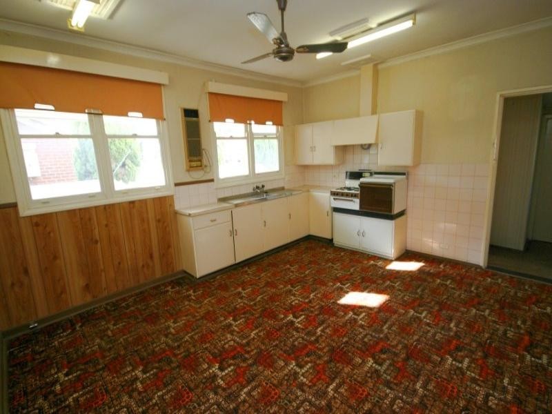 36 Cross Street, Queens Park WA 6107