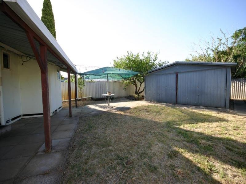 36 Cross Street, Queens Park WA 6107