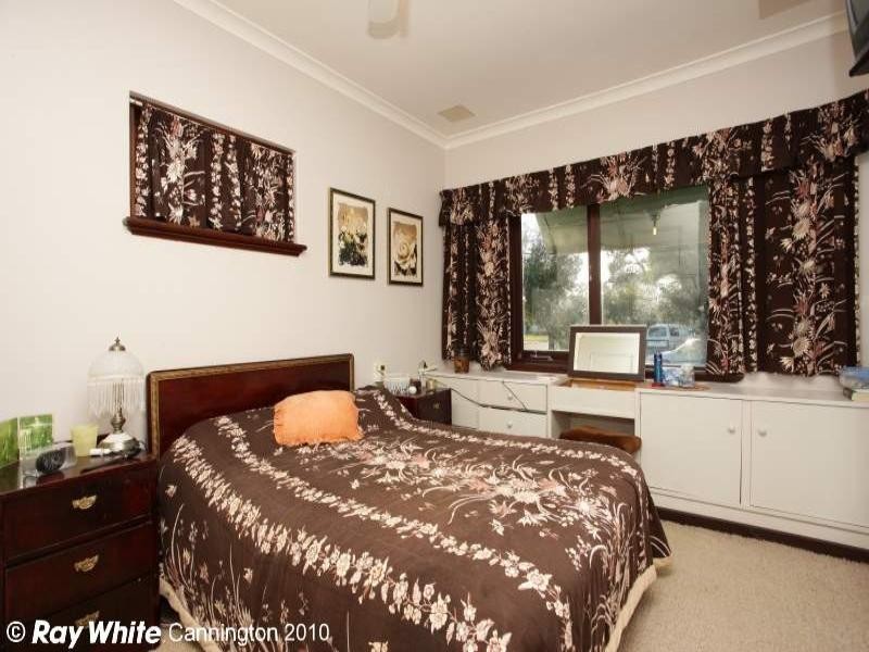 57 Hopkinson Way, Wilson WA 6107