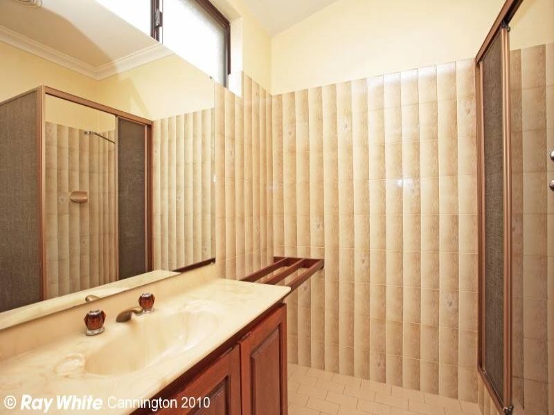 64 Cross Street, Queens Park WA 6107