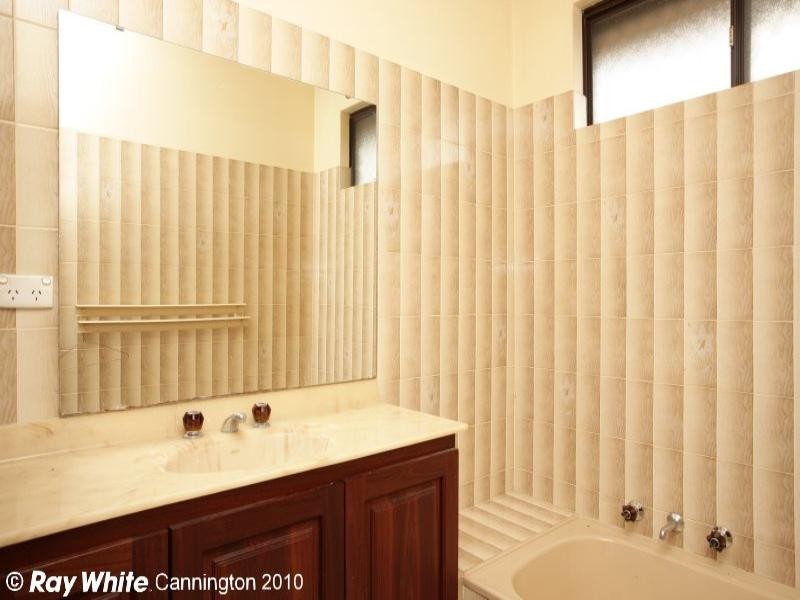 64 Cross Street, Queens Park WA 6107