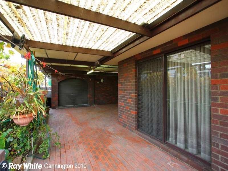 64 Cross Street, Queens Park WA 6107