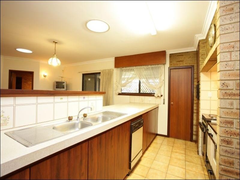 64 Cross Street, Queens Park WA 6107