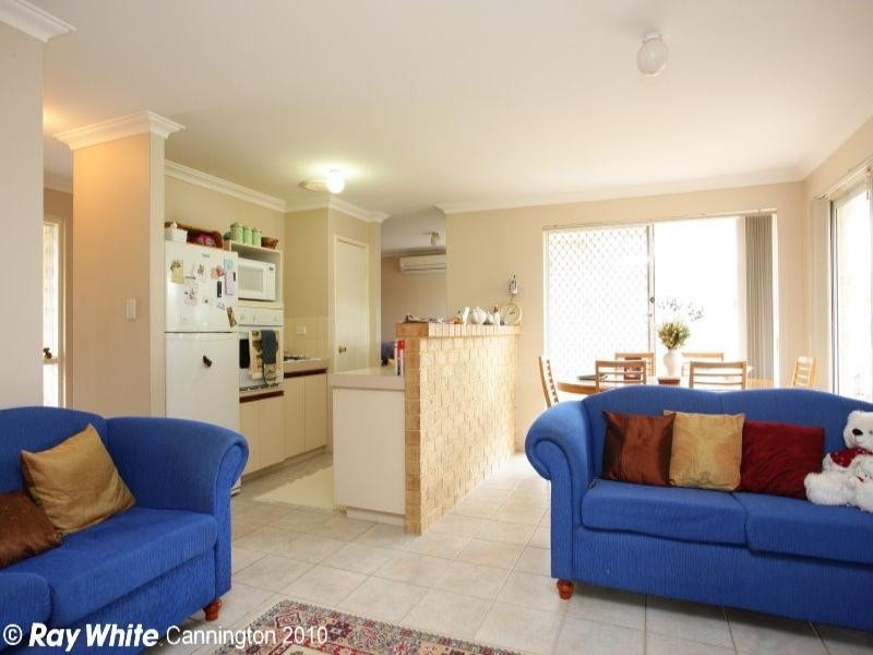 4/4 Leslie Street, Cannington WA 6107