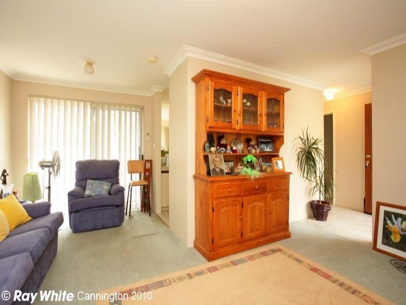 4/4 Leslie Street, Cannington WA 6107