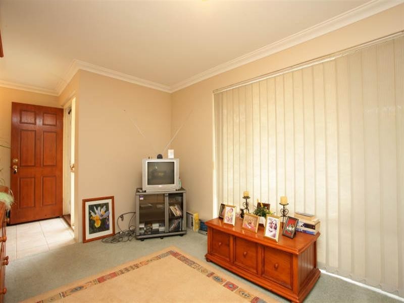 4/4 Leslie Street, Cannington WA 6107