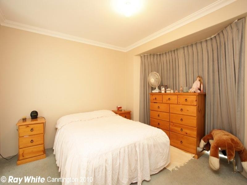 4/4 Leslie Street, Cannington WA 6107