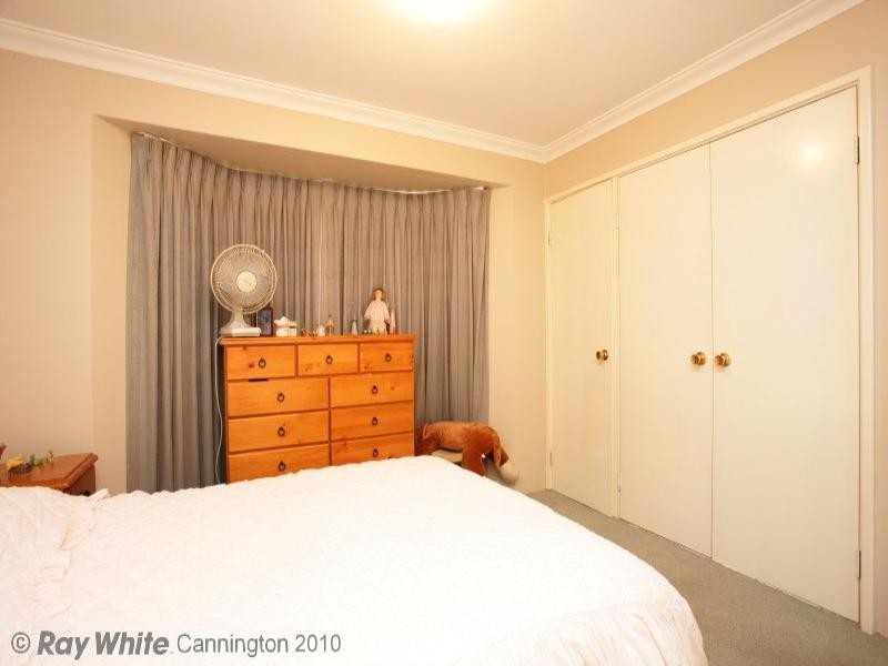 4/4 Leslie Street, Cannington WA 6107