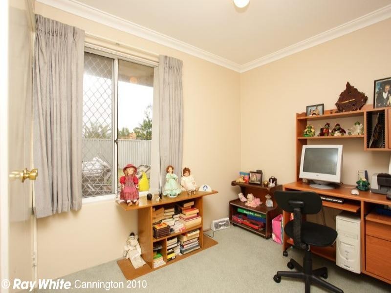 4/4 Leslie Street, Cannington WA 6107