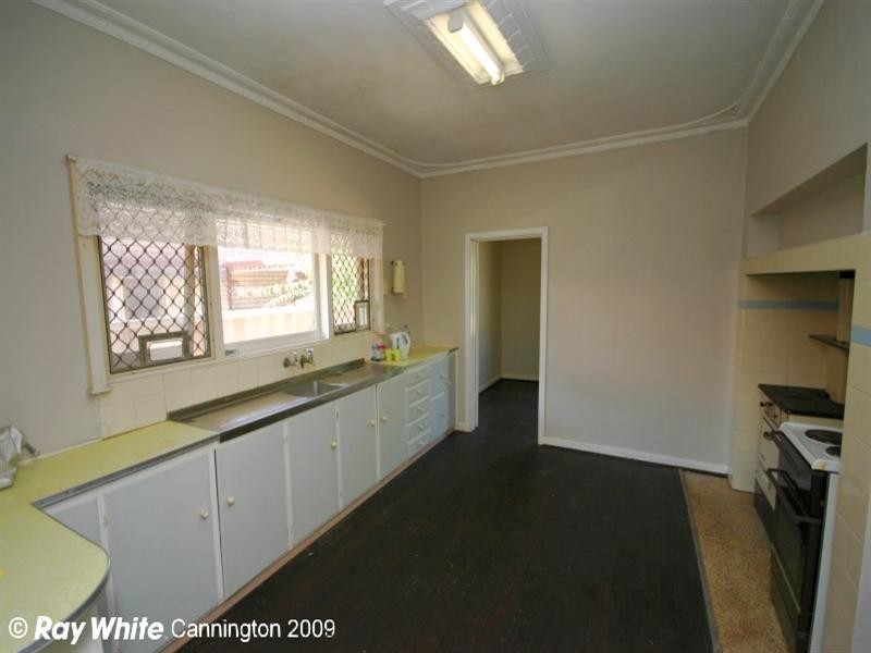 223 Sevenoaks Street, Cannington WA 6107