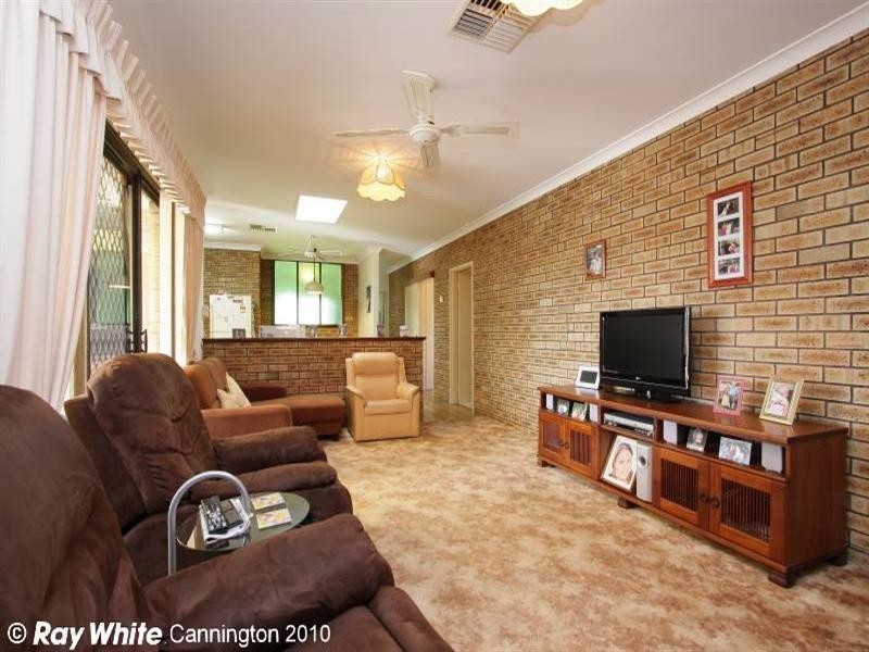 36 Mallard Way, Cannington WA 6107