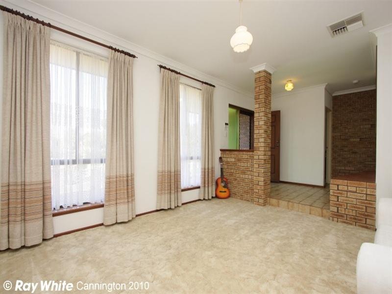 36 Mallard Way, Cannington WA 6107