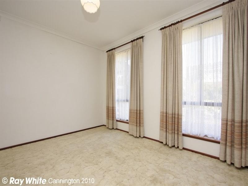 36 Mallard Way, Cannington WA 6107