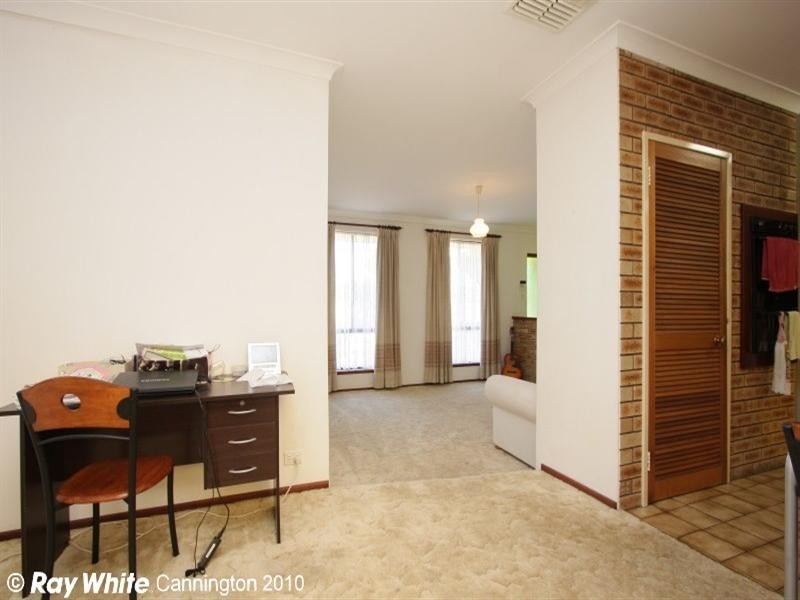 36 Mallard Way, Cannington WA 6107