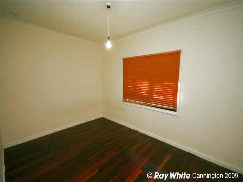 31 Hartfield Street, Queens Park WA 6107